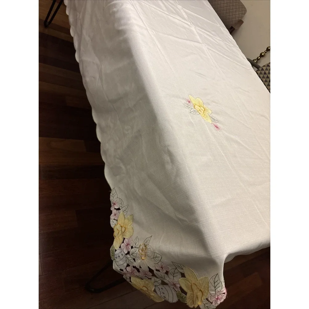 Embroidered Easter Table Cloth Poly‎ Satin Daffodils Easter Eggs 58